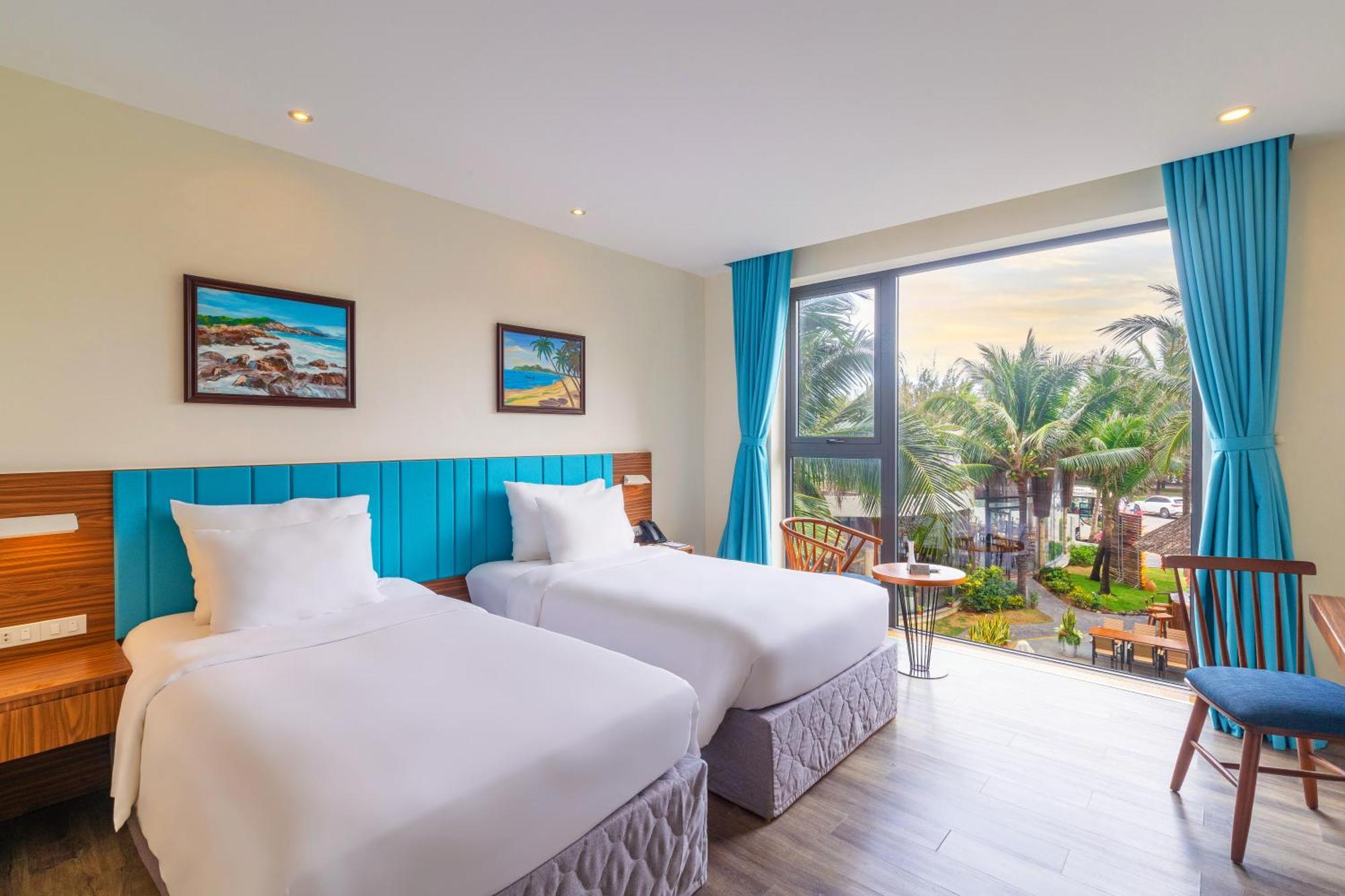 Sala Tuy Hoa Beach Hotel Exterior photo